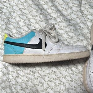 Nike Men's White and Blue Sneakers